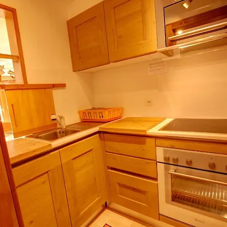Chesa Munteratsch 2-zimmerwohnung 102 Typ E 아파트